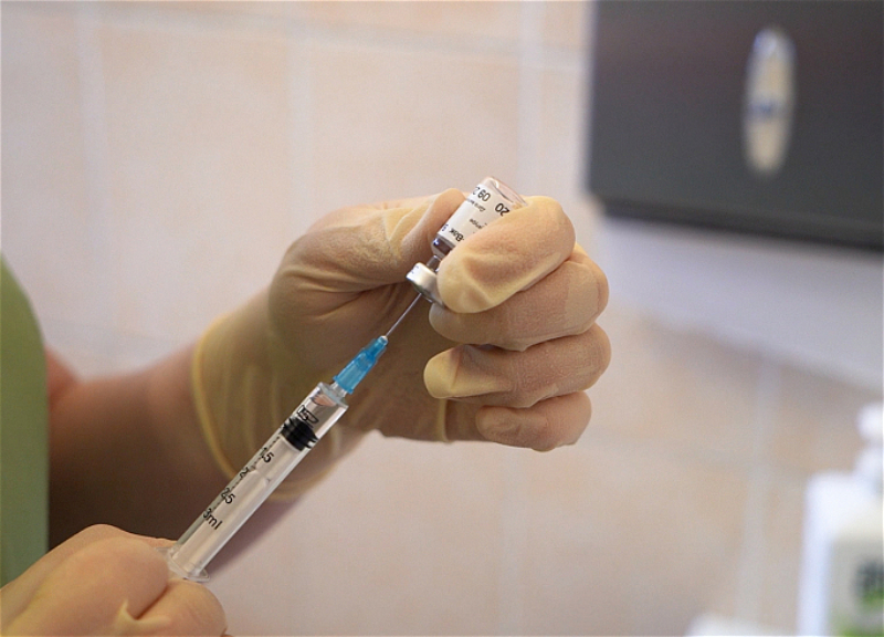 В Азербайджане за минувшие сутки бустерной дозой вакцинировались почти 20 800 человек