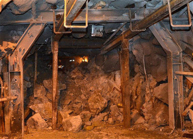 В результате взрыва на угольной шахте в Турции, пострадали 45 человек