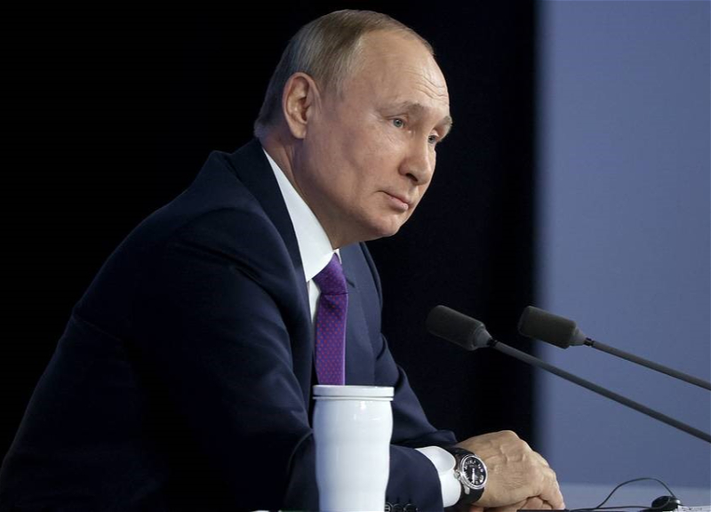 Путин: Полный уход в виртуальную жизнь ведет к деградации молодежи