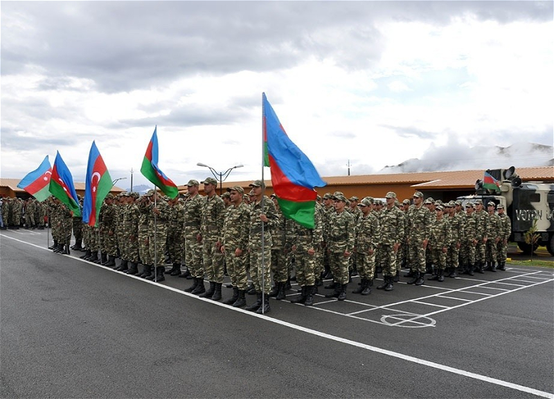 Ильхам Алиев увеличил зарплаты военнослужащих и гражданских сотрудников Минобороны