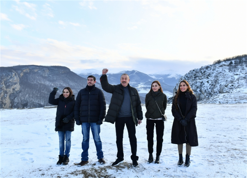 Президент Ильхам Алиев, Первая леди Мехрибан Алиева и члены семьи посетили Шушу - ФОТО - ВИДЕО