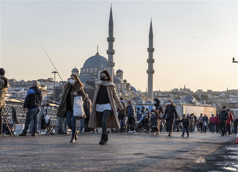 Глава Минздрава Турции заявил о быстром распространении штамма «омикрон» в стране