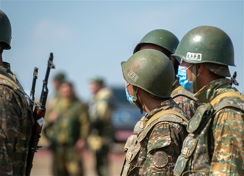 Азербайджан передал Армении 5 армянских военнослужащих при посредничестве Венгрии
