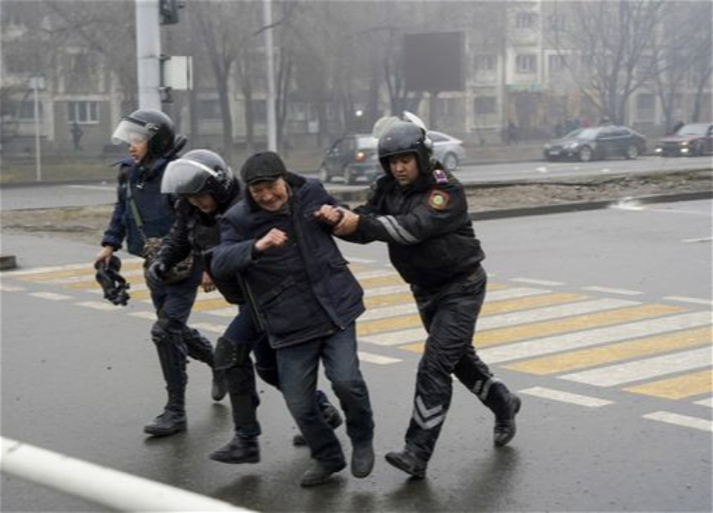 Полиция Казахстана задержала свыше 3800 человек