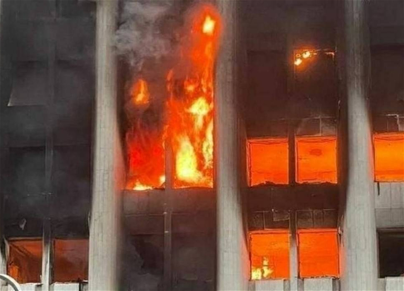 В Алматы горит здание телерадиокомпании «МИР»