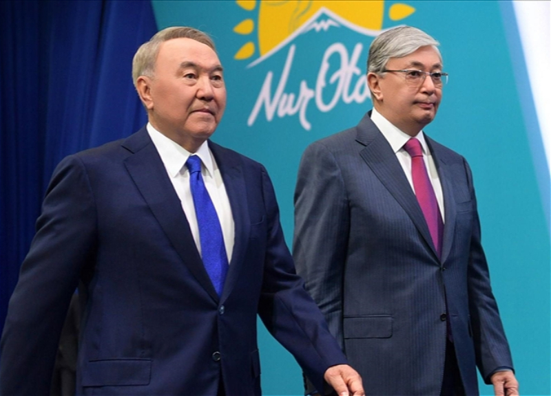 В пресс-службе Назарбаева заявили, что он сам передал пост главы Совбеза Токаеву