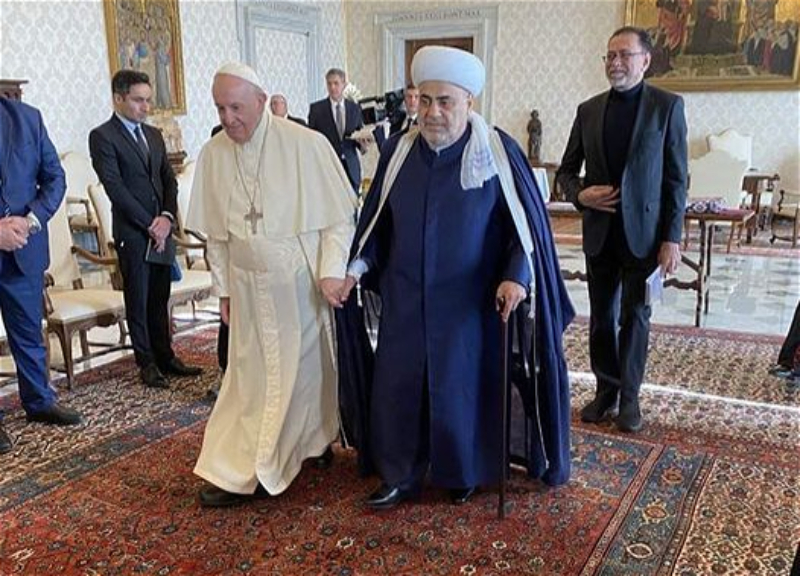 Аллахшукюр Пашазаде встретился в Ватикане с Папой Римским