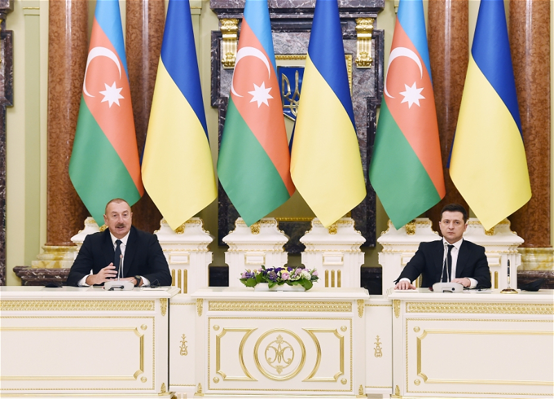 Президенты Азербайджана и Украины выступили с заявлениями для СМИ - ФОТО