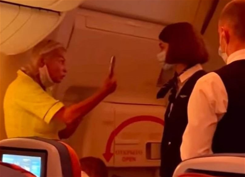 Пьяная Анастасия Волочкова устроила скандал в самолете – ВИДЕО