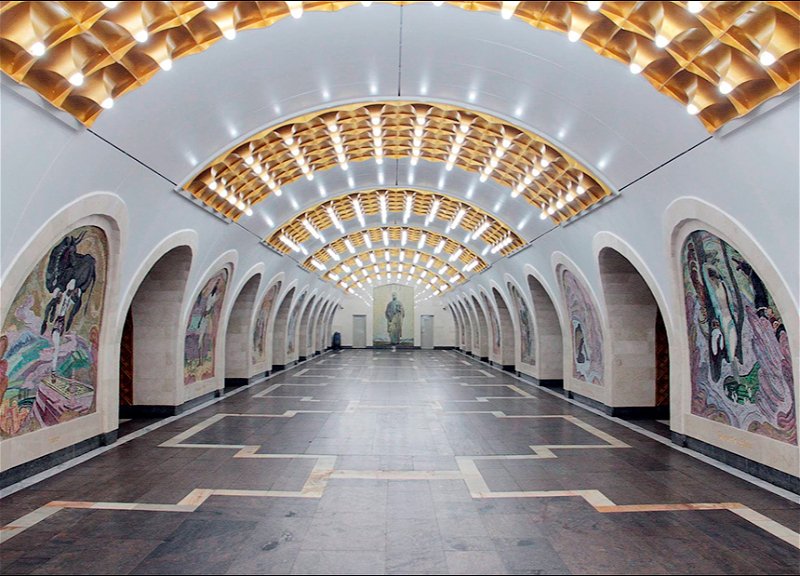 В бакинском метро возникли проблемы с поездом