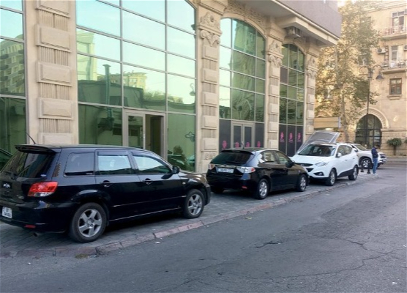 В Азербайджане ужесточаются штрафы за незаконную парковку