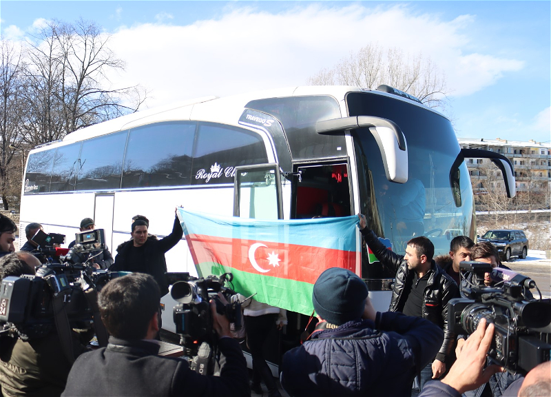 Шуша встретила пассажиров первого автобусного рейса из Баку - ФОТО