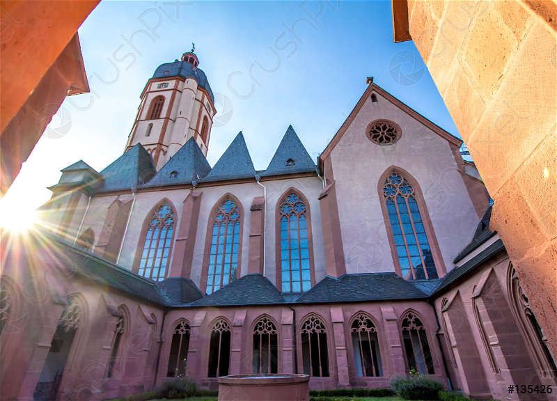 В Германии 125 представителей католической церкви совершили коллективный каминг-аут