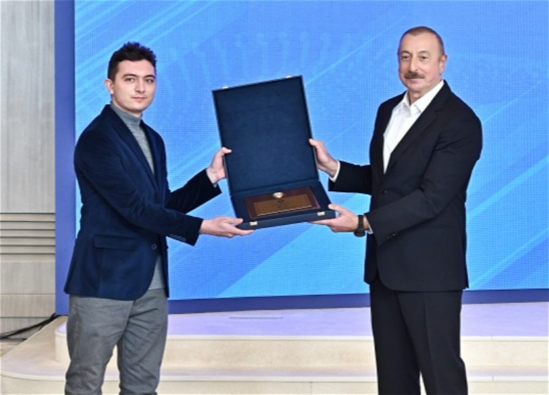 Азер Гулиев: «Президентская премия - это знак веры в меня и азербайджанскую молодёжь» - ФОТО