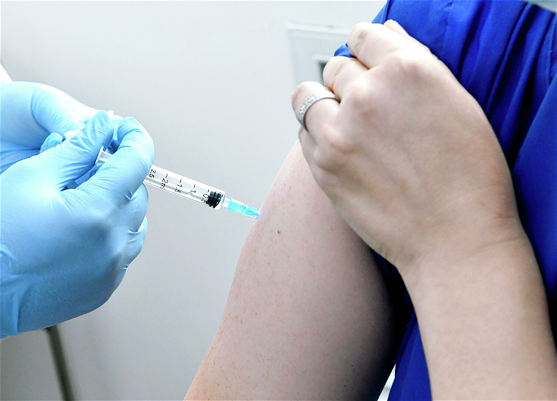 В Азербайджане за сутки бустерной дозой вакцинировались более 30 тыс. граждан