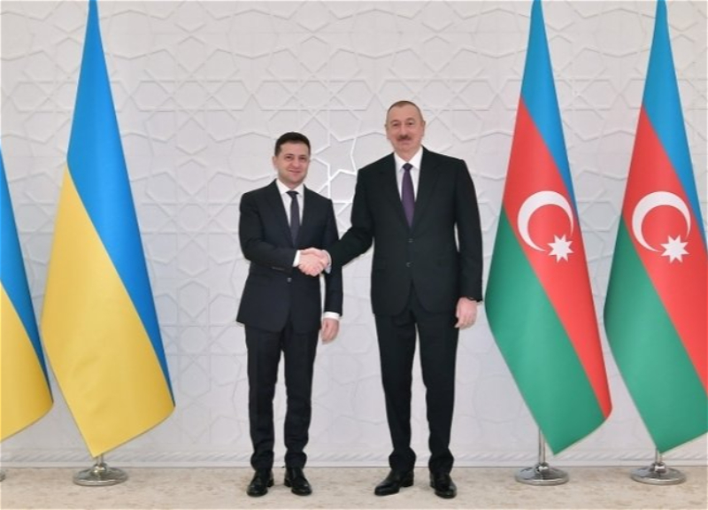 Азербайджан прилагает усилия для прекращения огня в Украине
