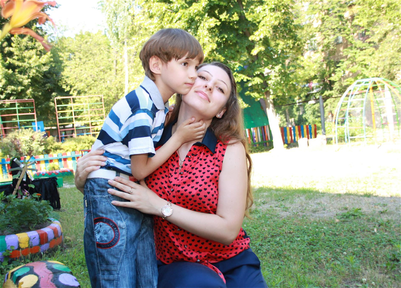 Жительница Украины: У сына сегодня должен был состояться утренник, а у 16 ни в чем не повинных украинских детей его больше никогда не будет