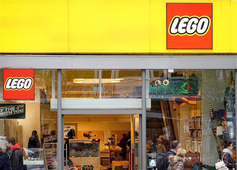 Lego приостановила поставки в Россию