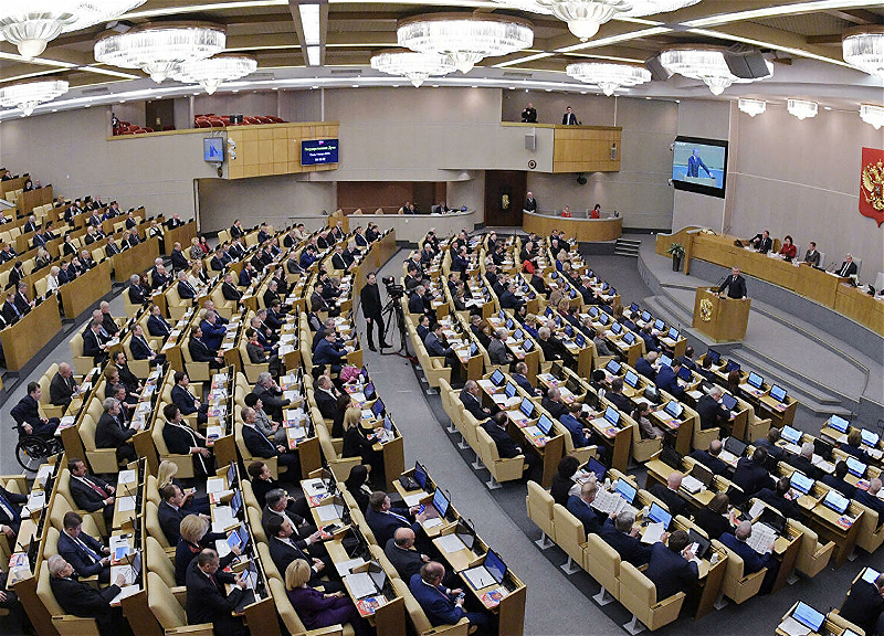 Госдума РФ приняла поправки о наказании за фейки, дискредитацию ВС РФ и призывы к санкциям