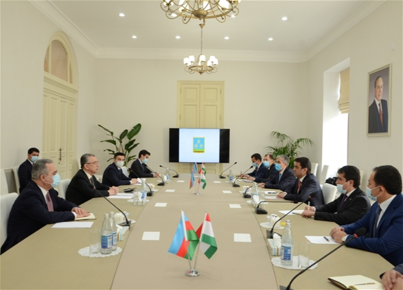 Подписан Меморандум о побратимстве между Баку и Душанбе