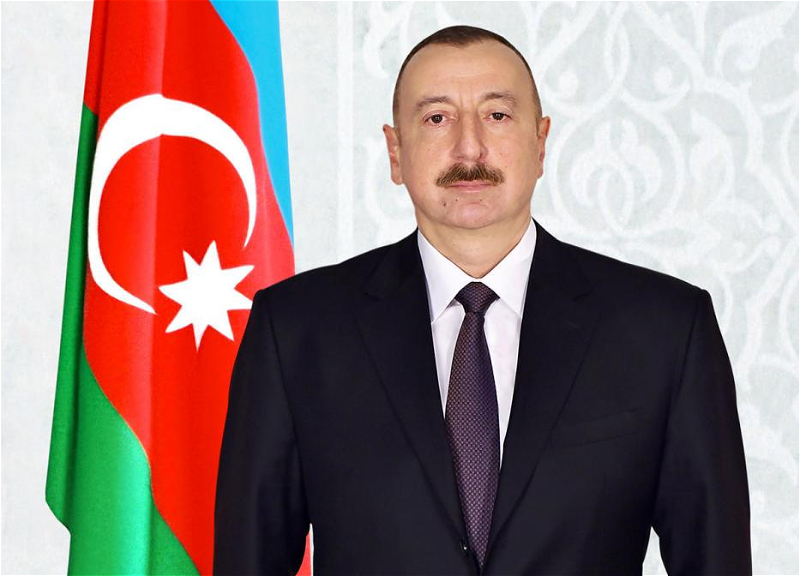 Ильхам Алиев наградил медалью азербайджанских женщин