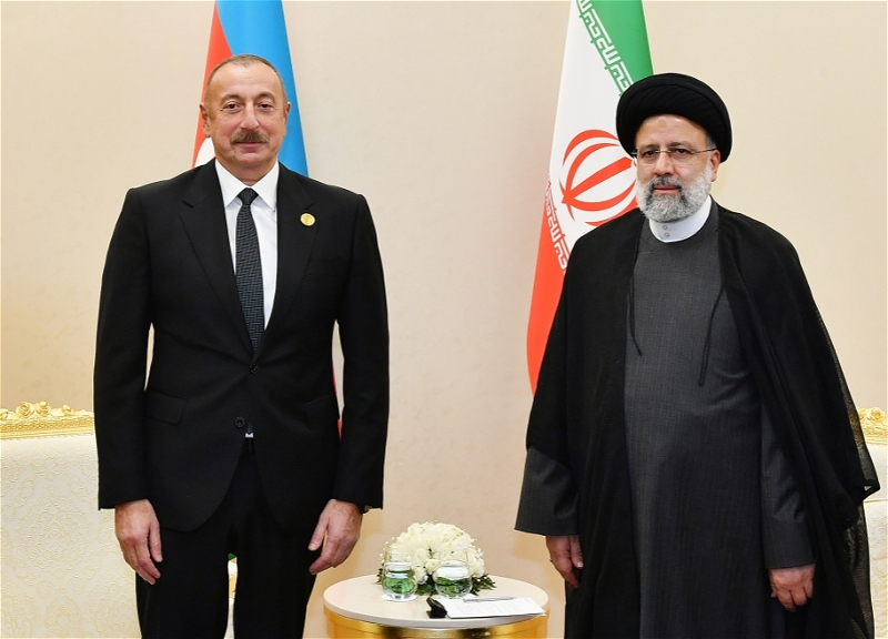 Алиев поздравил Раиси с 30-летием дипломатических отношений Азербайджана и Ирана