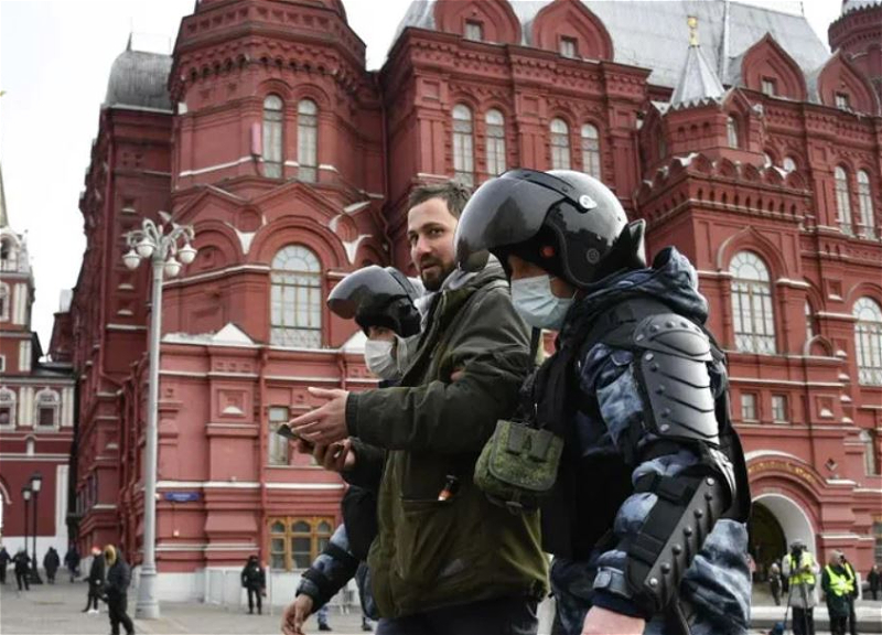 В Москве начались массовые задержания на Манежной площади - ВИДЕО