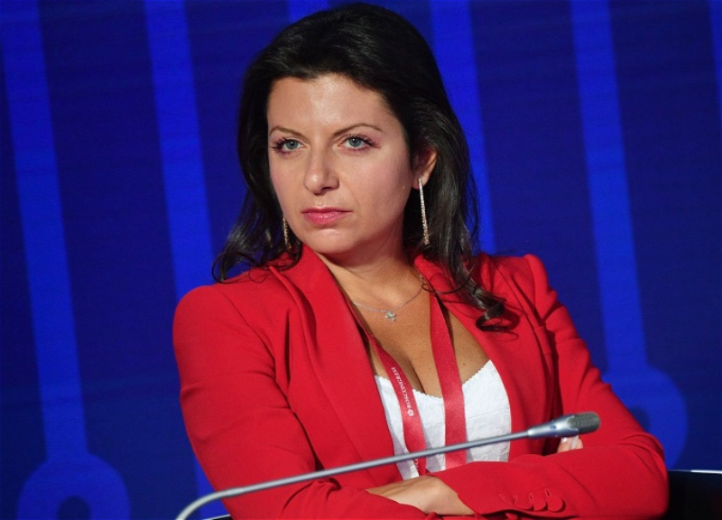 Симоньян прокомментировала слухи о дружбе с Овсянниковой: Она была любимицей всесильного директора