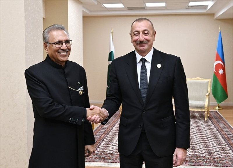 Президент Ильхам Алиев поздравил президента Пакистана