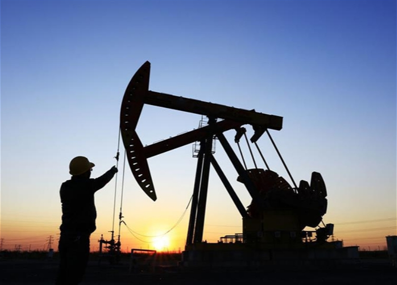 Мировые цены на нефть немного снизились