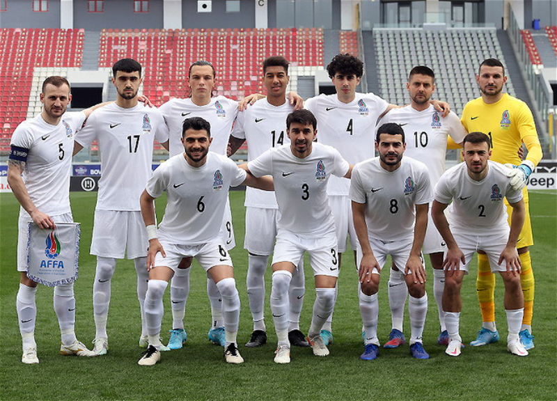 Сборная Азербайджана по футболу опустилась в рейтинге ФИФА на 8 позиций