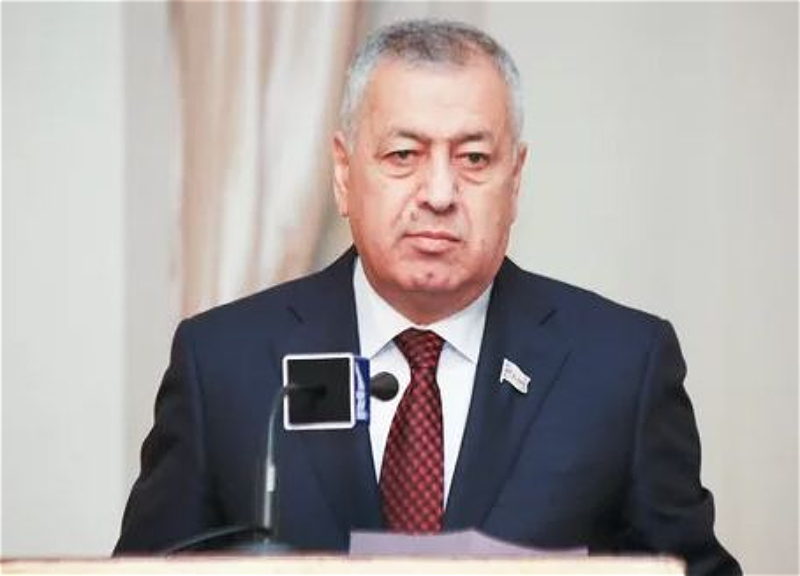 Президент Ильхам Алиев наградил Вахида Ахмедова