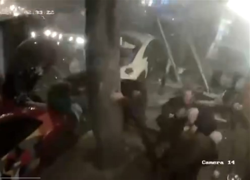 Момент взрыва в ночном клубе в Баку попал на камеру наблюдения - ВИДЕО