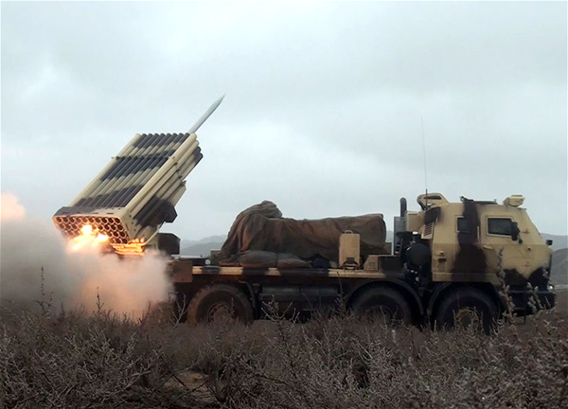 Ракетные и артиллерийские подразделения ВС Азербайджана выполнили огневые задачи – ВИДЕО