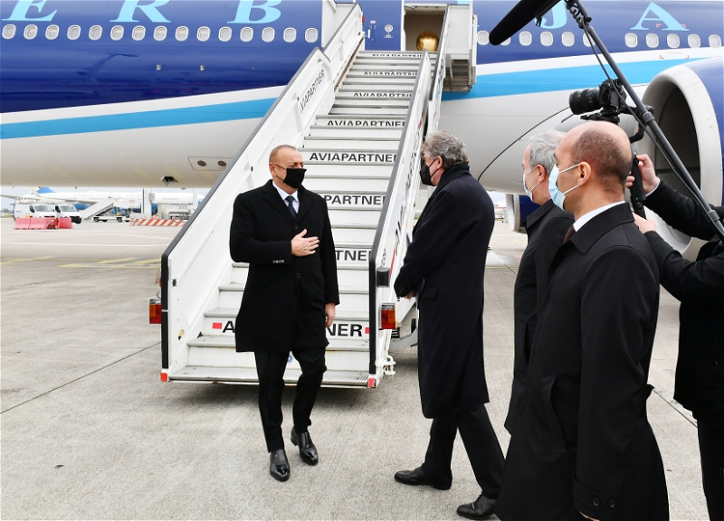 Ильхам Алиев прибыл с рабочим визитом в Брюссель - ФОТО
