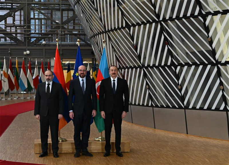 Состоялась трехсторонняя встреча лидеров Азербайджана, Армении и ЕС - ФОТО - ВИДЕО