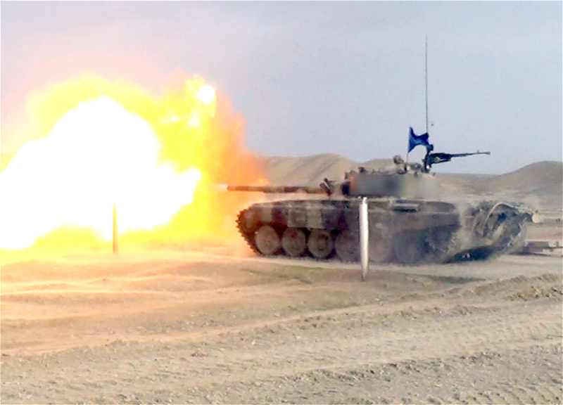 В Азербайджанской армии проводятся состязания на звание «Лучший танковый экипаж» - ВИДЕО