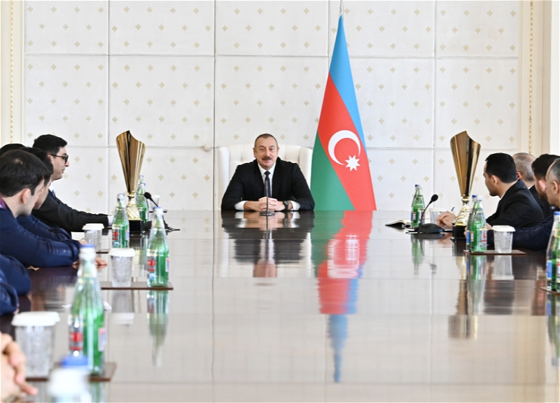 Ильхам Алиев принял членов сборной Азербайджана, участвовавших в чемпионате Европы по борьбе - ФОТО