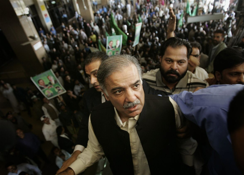 СМИ: оппозиция Пакистана выдвинула на пост премьера Шахбаза Шарифа