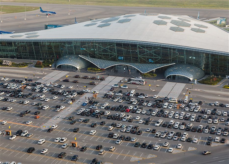 В марте аэропорты Азербайджана обслужили около 350 тысяч пассажиров