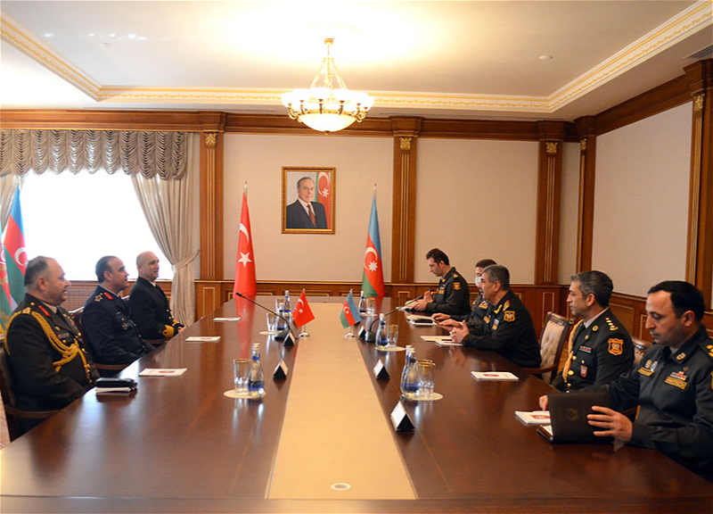 Министр обороны Азербайджана встретился с делегацией Генерального штаба Турции - ФОТО