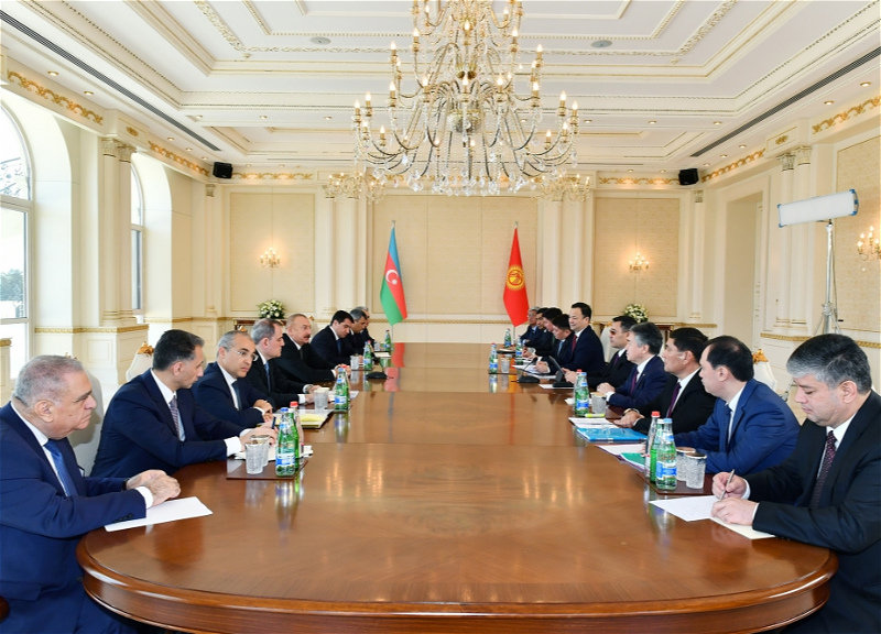 Проходит встреча президентов Азербайджана и Кыргызстана в расширенном составе