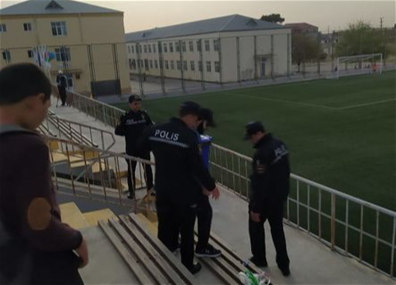 В Азербайджане болельщика выгнали с трибуны из-за того, что он шумел – ФОТО