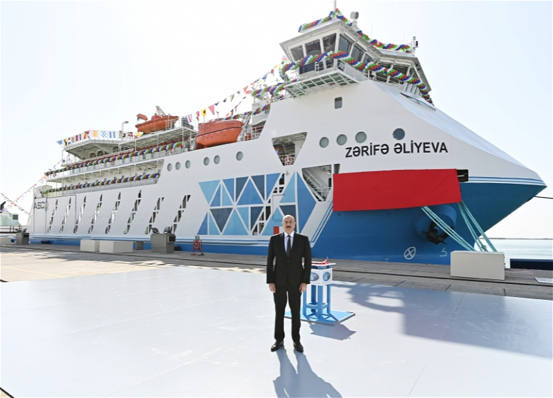 Ильхам Алиев принял участие в церемонии сдачи в эксплуатацию судна-парома «Зарифа Алиева» - ФОТО