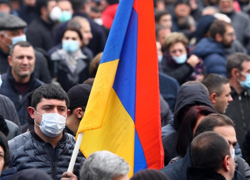 В центре Еревана начался многотысячный митинг оппозиции с призывом отставки Пашиняна