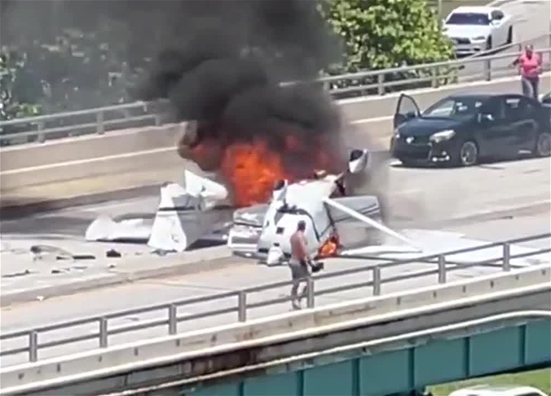 Cамолет упал на мост в Майами