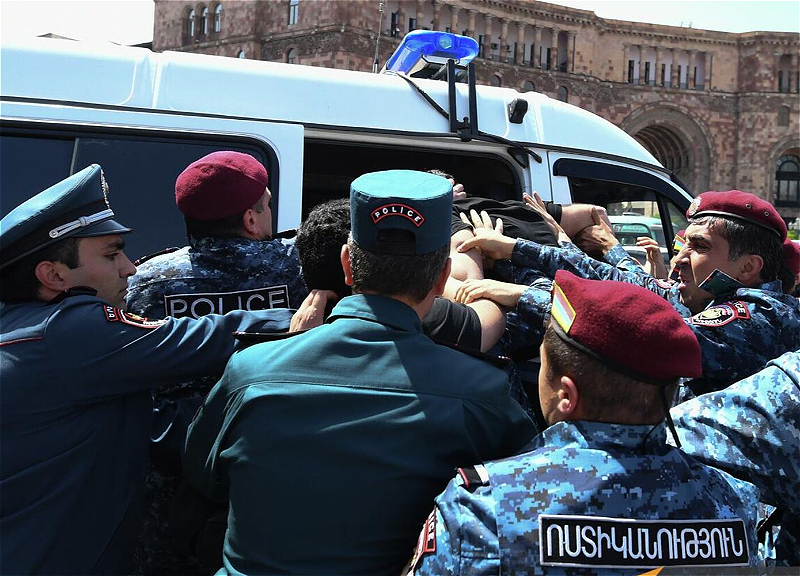 Число задержанных активистов в Иреване возросло до 414 - ОБНОВЛЕНО