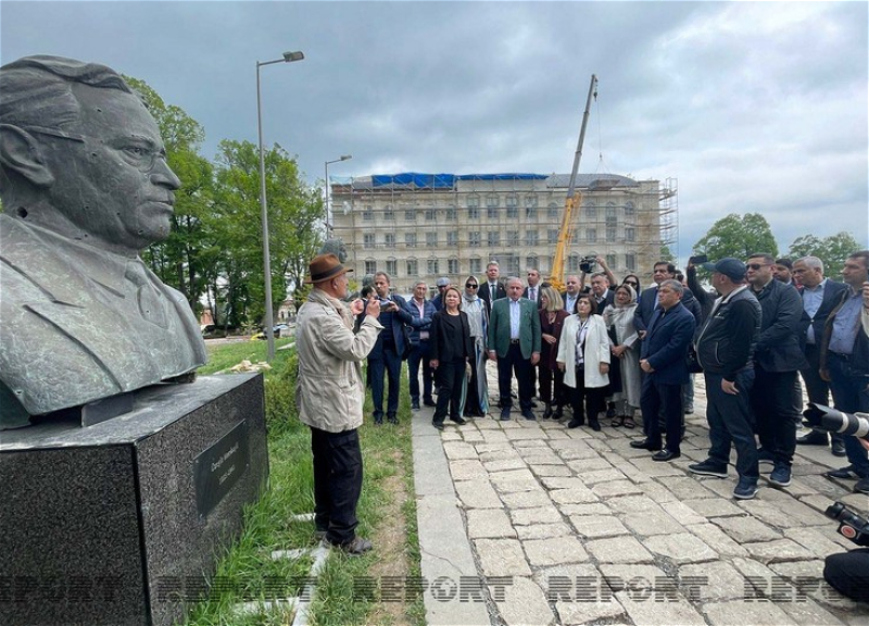Участники конференции ПА ОЭС ознакомились с «расстрелянными памятниками» в Шуше - ФОТО