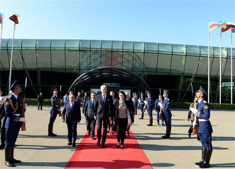 Завершился визит Президента Литвы в Азербайджан - ФОТО