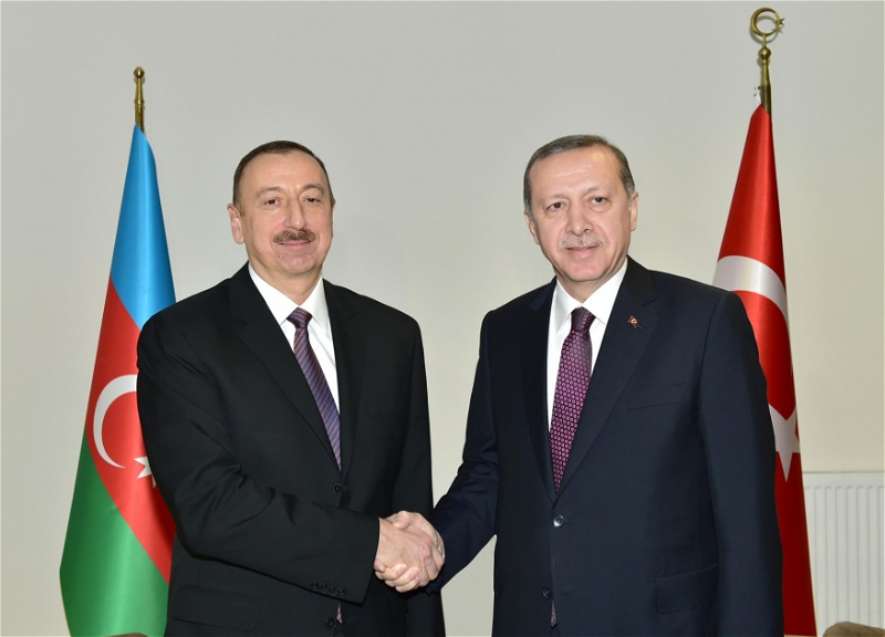 Эрдоган поздравил Ильхама Алиева с Днем независимости Азербайджана